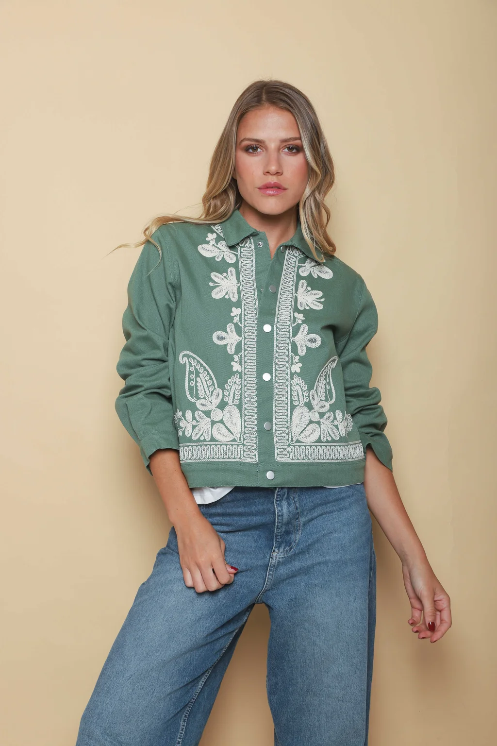 Chaqueta FORTY de Gabardina Bordada GUF6005