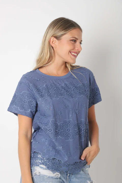 Remera KOISY Broderie Bordada GU5164