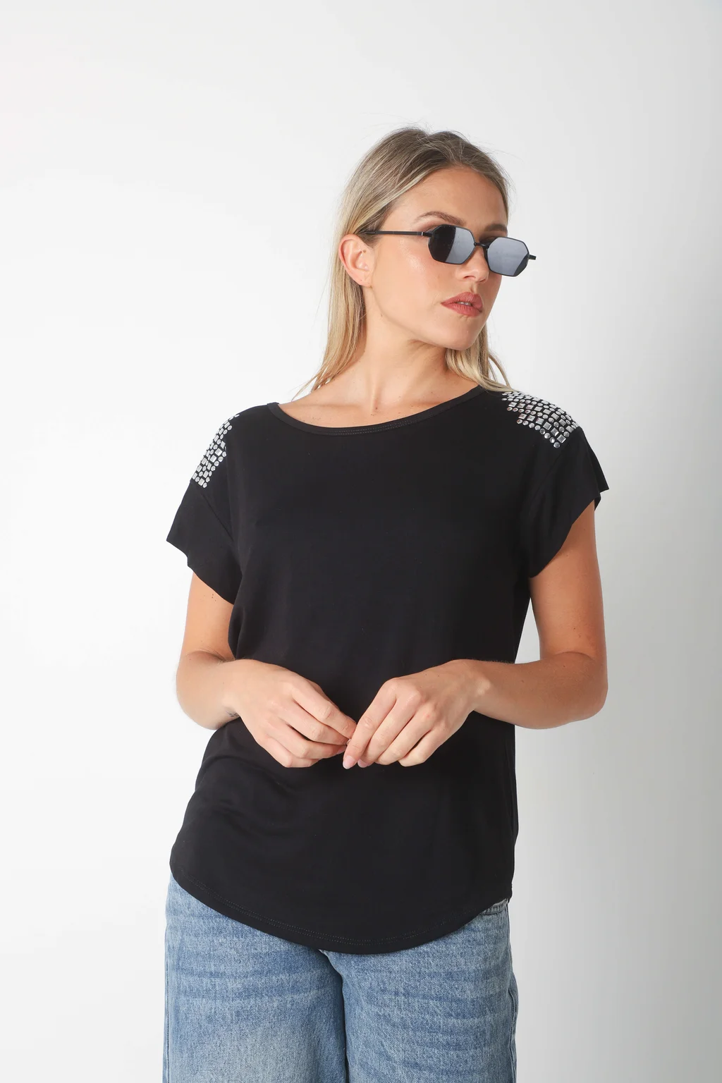 Remera Alyssa Viscosa Lycra con Tachas