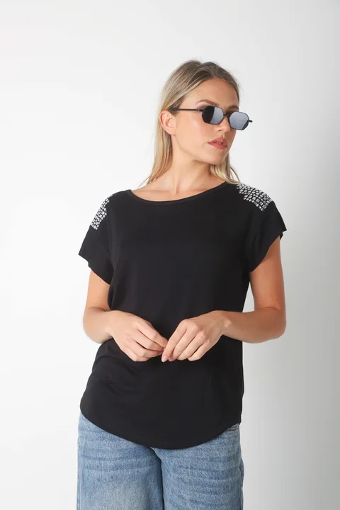 Remera Alyssa Viscosa Lycra con Tachas