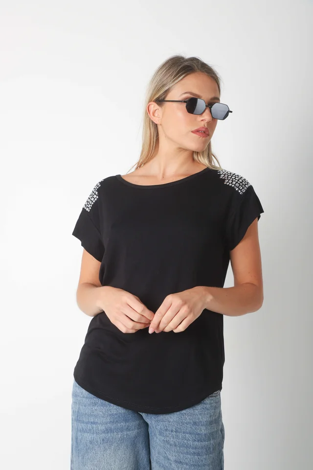 Remera Alyssa Viscosa Lycra con Tachas