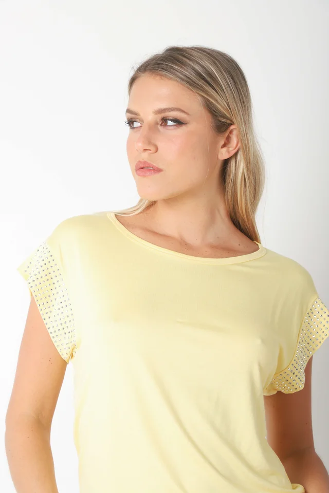 Remera KILIM de Modal Viscosa c/ Tachas en Mangas