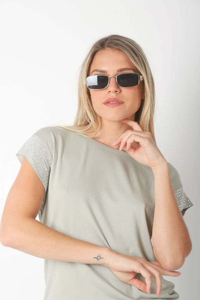 Remera KILIM de Modal Viscosa c/ Tachas en Mangas