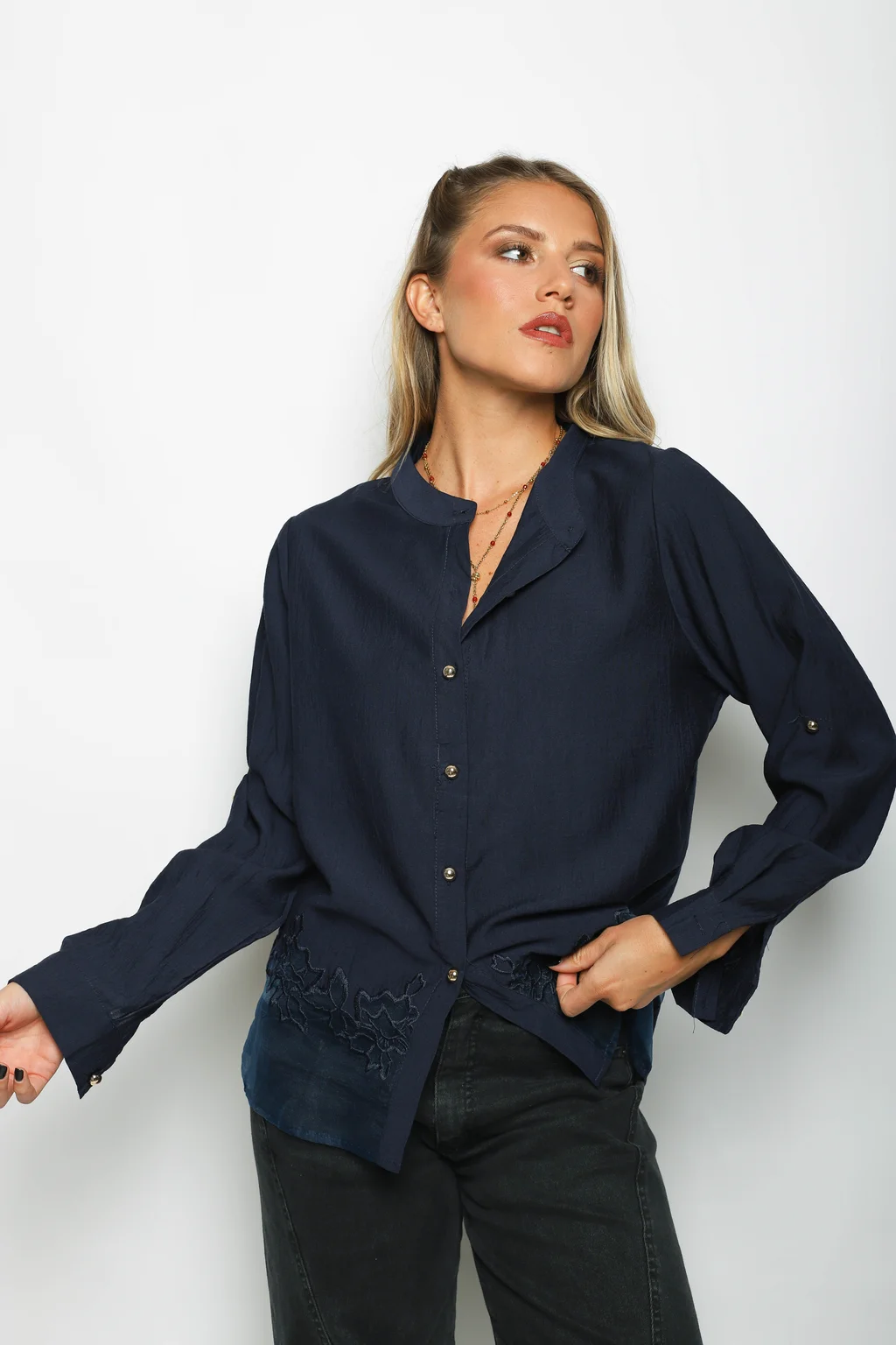 Camisa VINAR Cuello Mao Bordada con Tul GU0336