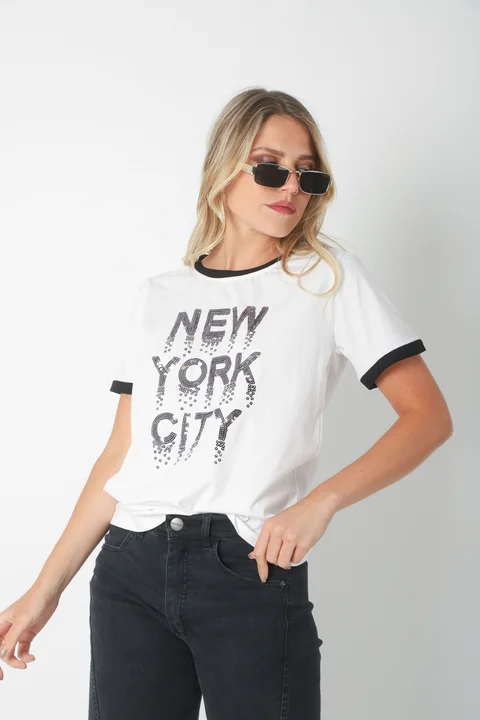 Remera New York Lentejuelas Bordes Negros GU5086