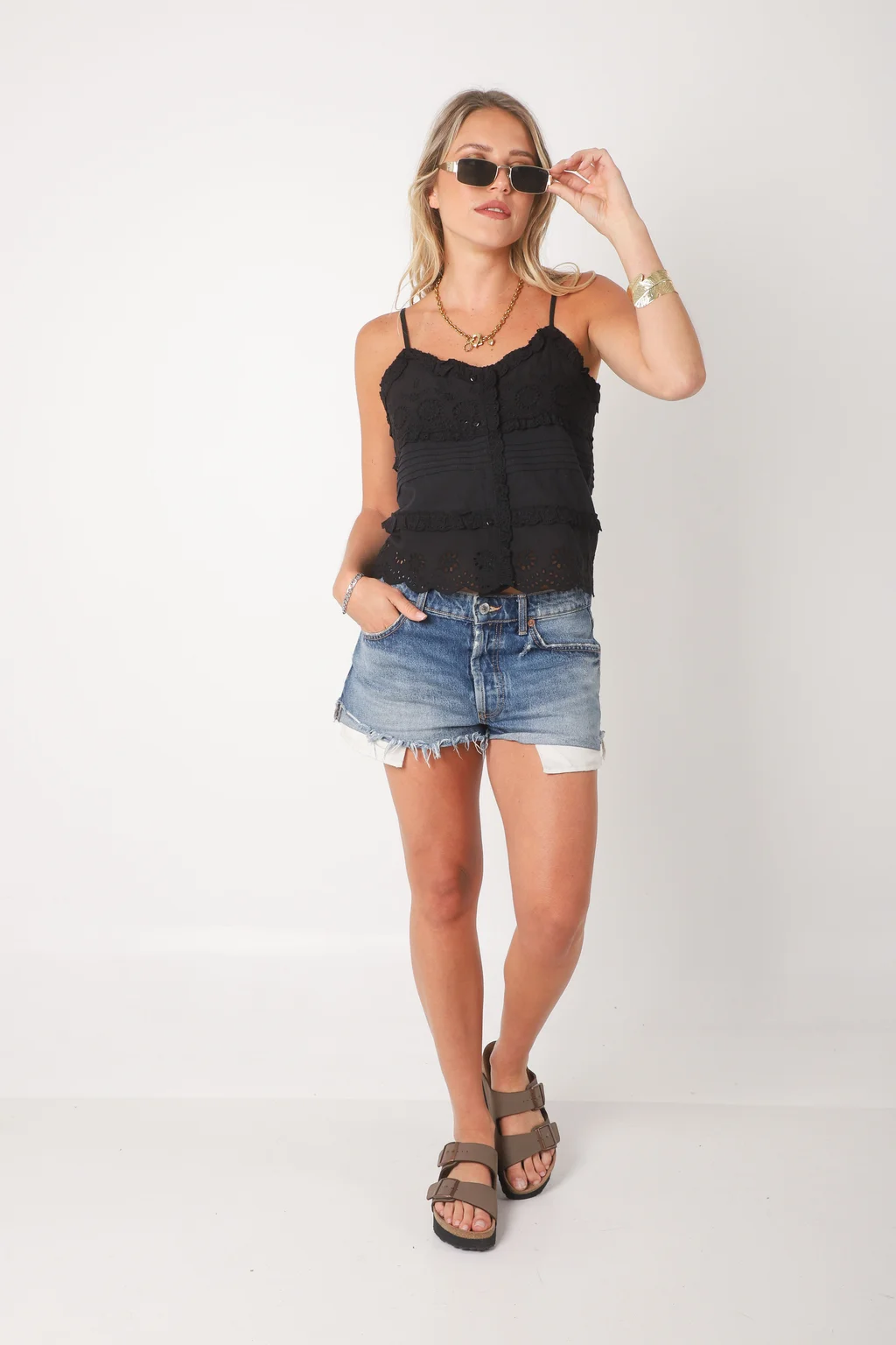 Musculosa Kavanah de Lino Abotonada con T ablitas y Broderie GUK4067