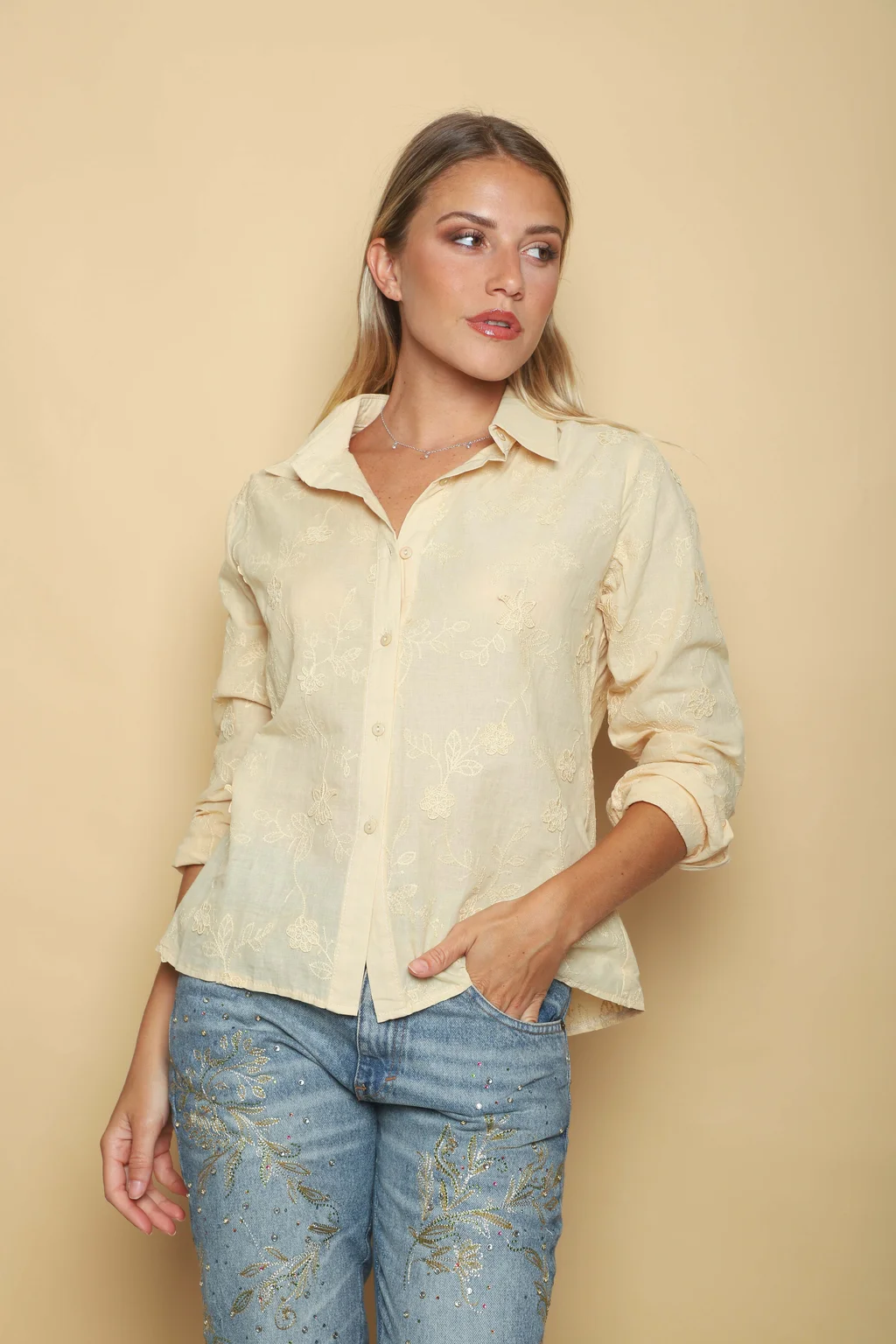 Camisa VITARA Hojitas Bordada GUK70217