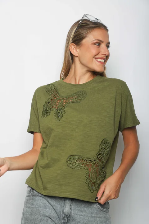 Remera MARIPOSA BORDADA GUJ5231