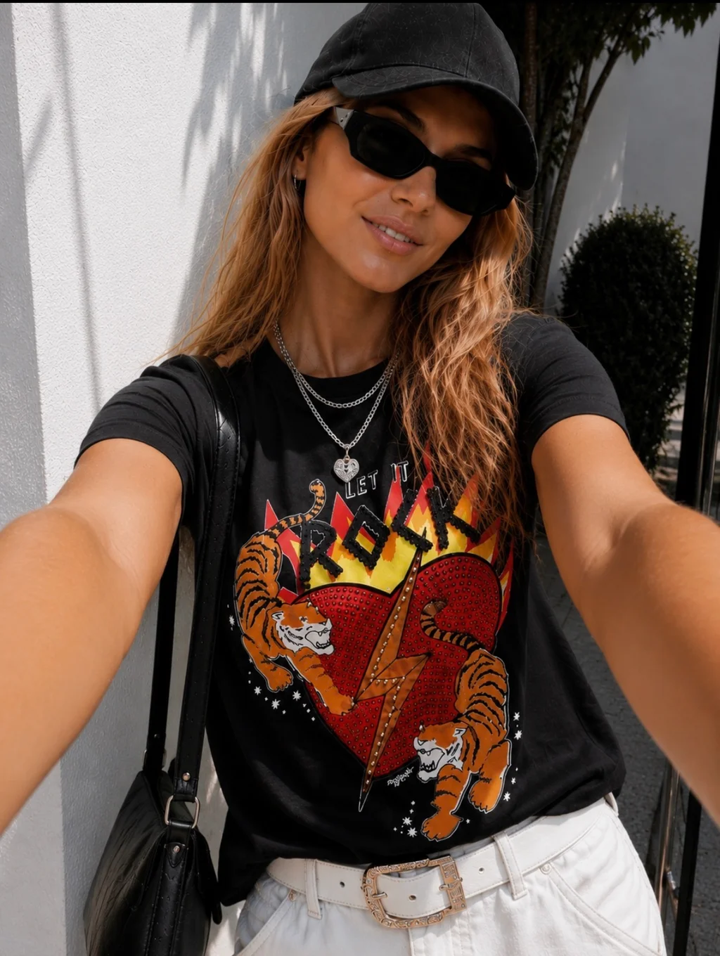 Remera LET IT ROCK c/ Strass GU5123