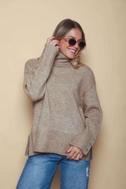 Poleron DANUBIO tejido grueso con Botones GUL836