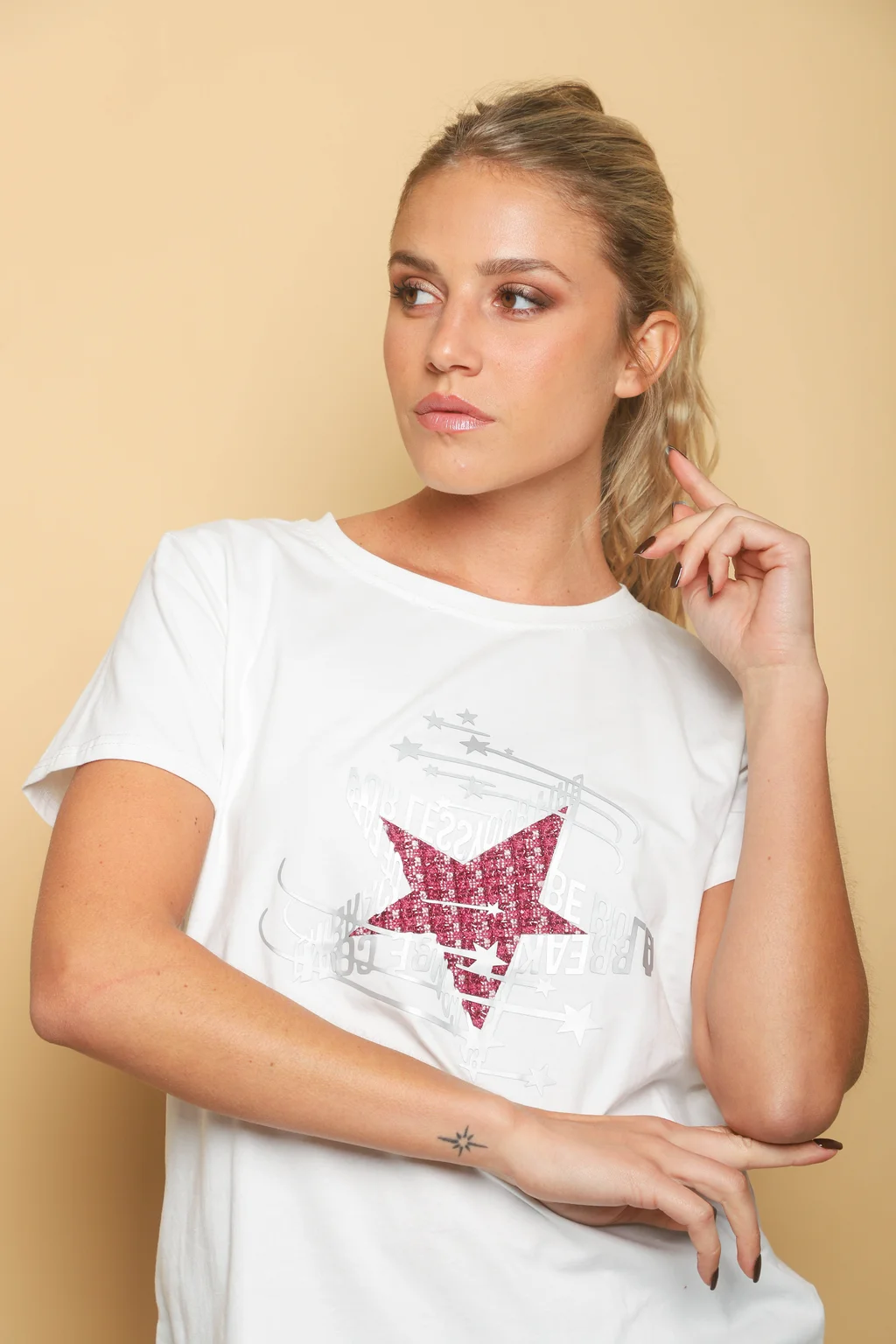 Remera Estrella BREAK LESS GUJ5219