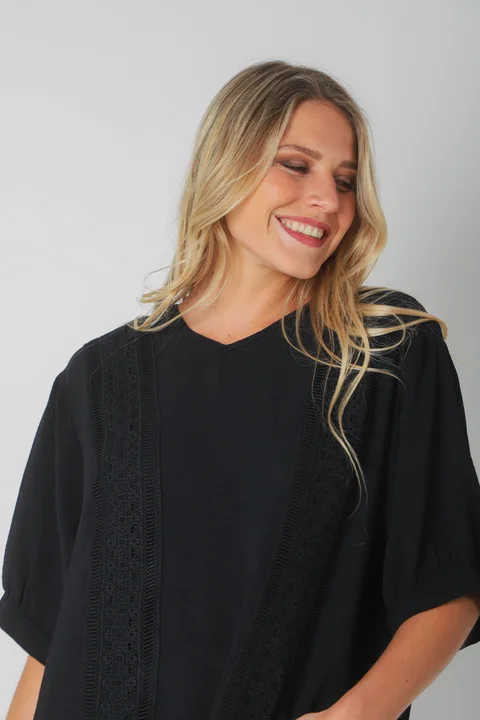 Blusa Amplia VASY Guardas Guipiur GU0330