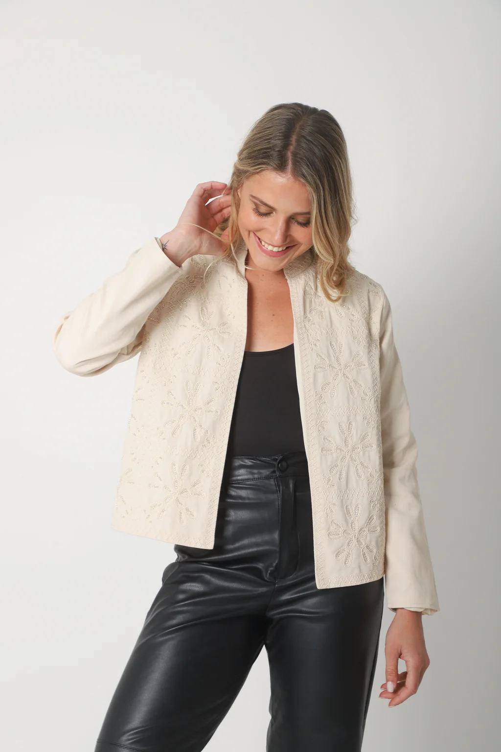 Chaqueta ZAMMA Bordada GU6003
