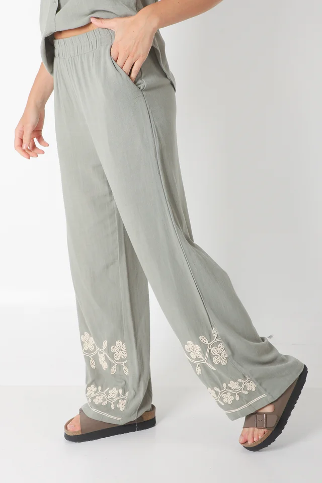 Conjunto GINEVA LINO C/Bordado GUK70152/70153