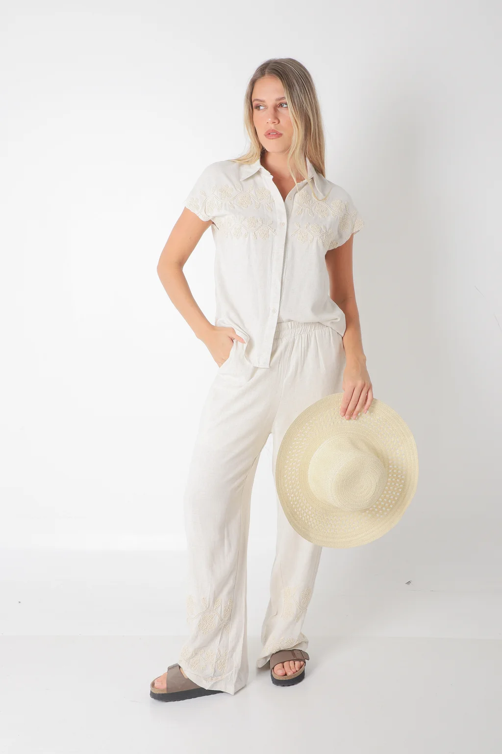 Conjunto GINEVA LINO C/Bordado GUK70152/70153