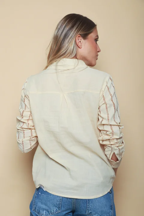 Camisa MERIDA Broderie Mangas Caladas GUK4108