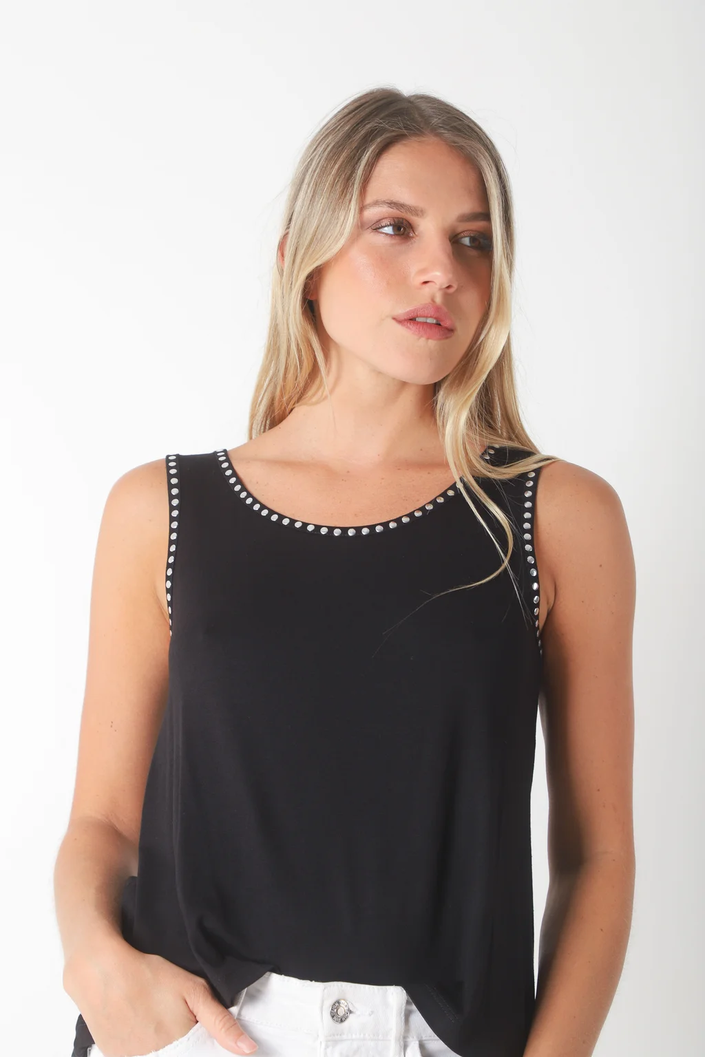 Musculosa POSITANO Modal c/ Tachas Redonda Pequeña