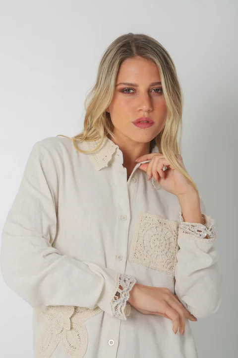 Camisa Biela de LINO c/Crochet GU250116