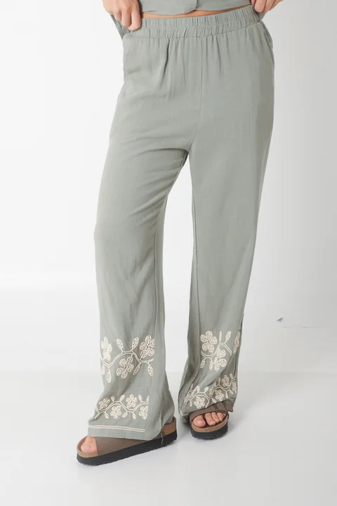 Conjunto GINEVA LINO C/Bordado GUK70152/70153