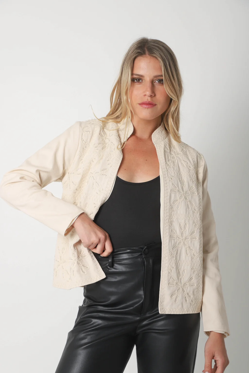 Chaqueta ZAMMA Bordada GU6003