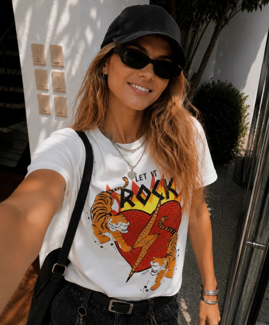 Remera LET IT ROCK c/ Strass GU5123