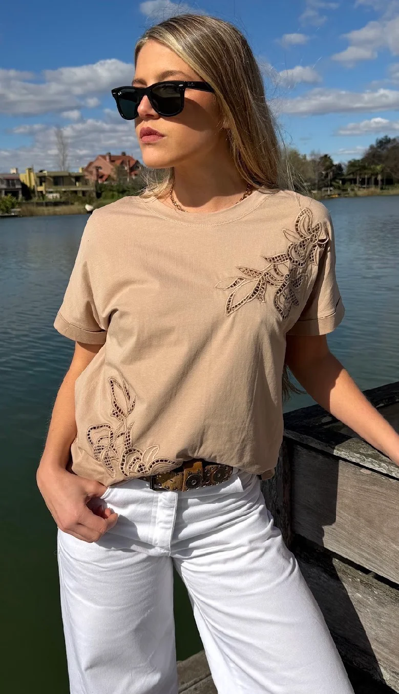 Remera DENCEL Bordada GU10712