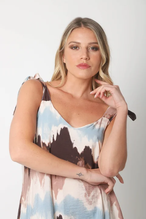 Vestido NISSI BATIK AMPLIO de creppe c/ Tiras y Bolsillos