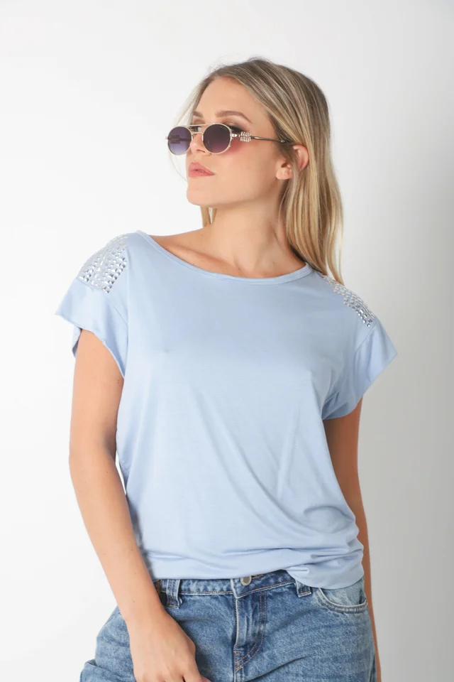 Remera Alyssa Viscosa Lycra con Tachas