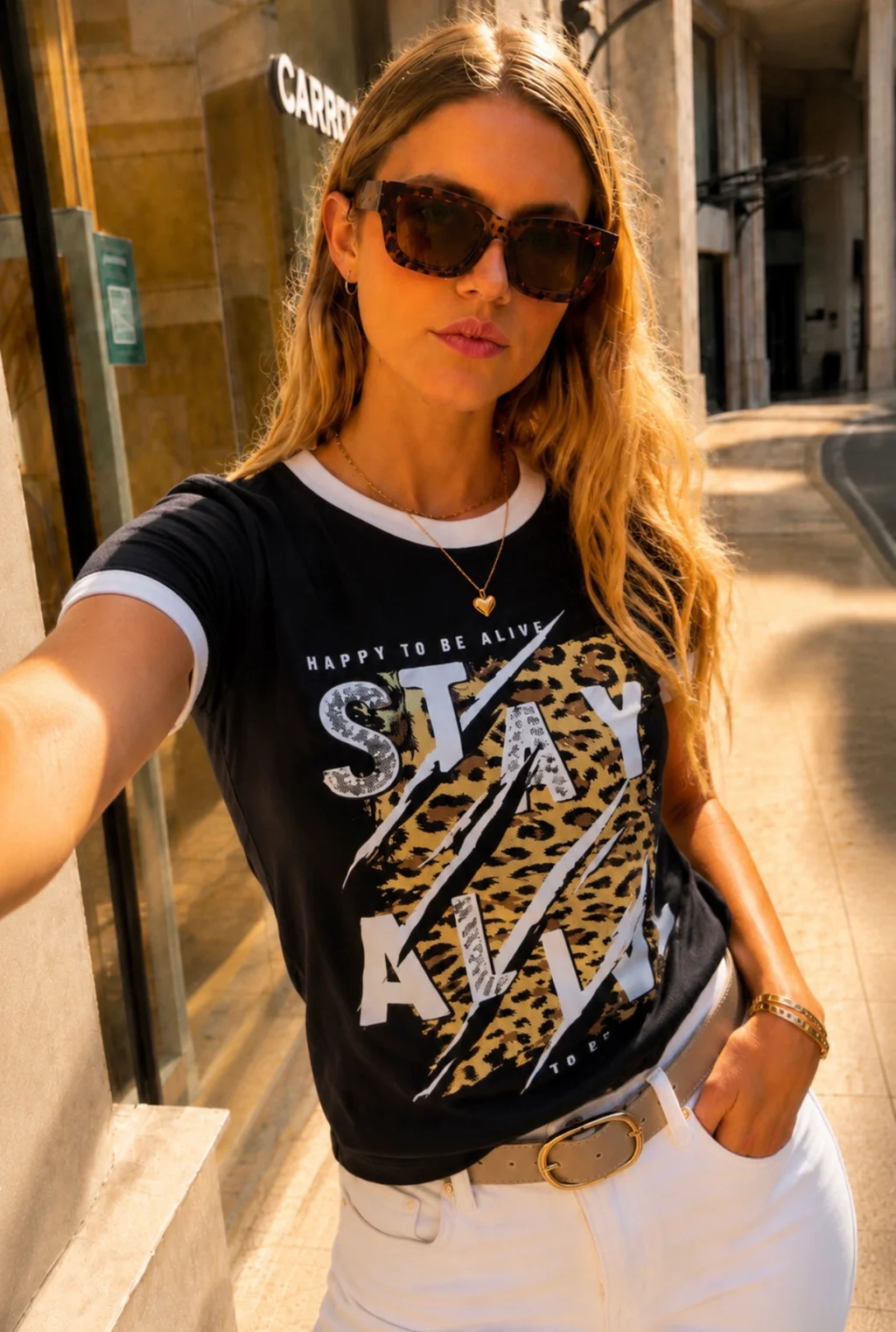 Remera STAY ALIVE c/ piedras  GU15803