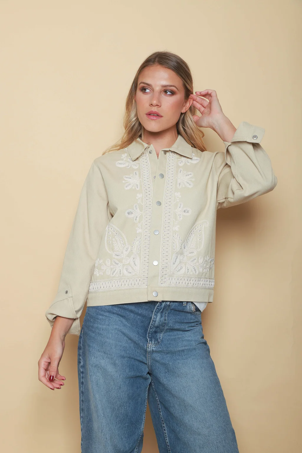 Chaqueta FORTY de Gabardina Bordada GUF6005