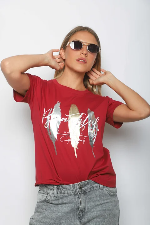 Remera BEAUTIFUL PLUMAS c/ Piedras GUJ5223