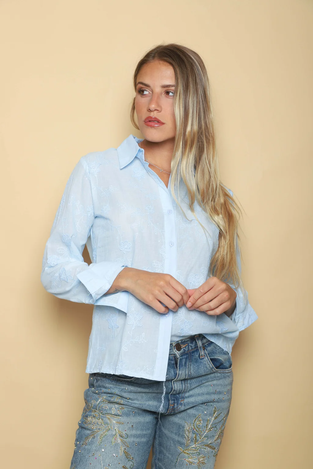 Camisa VITARA Hojitas Bordada GUK70217