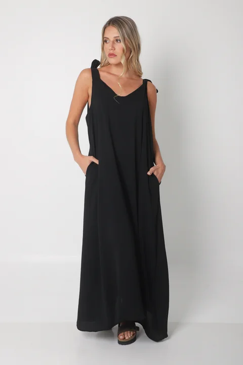 Vestido NISSI LISO AMPLIO de creppe c/ Tiras y Bolsillos