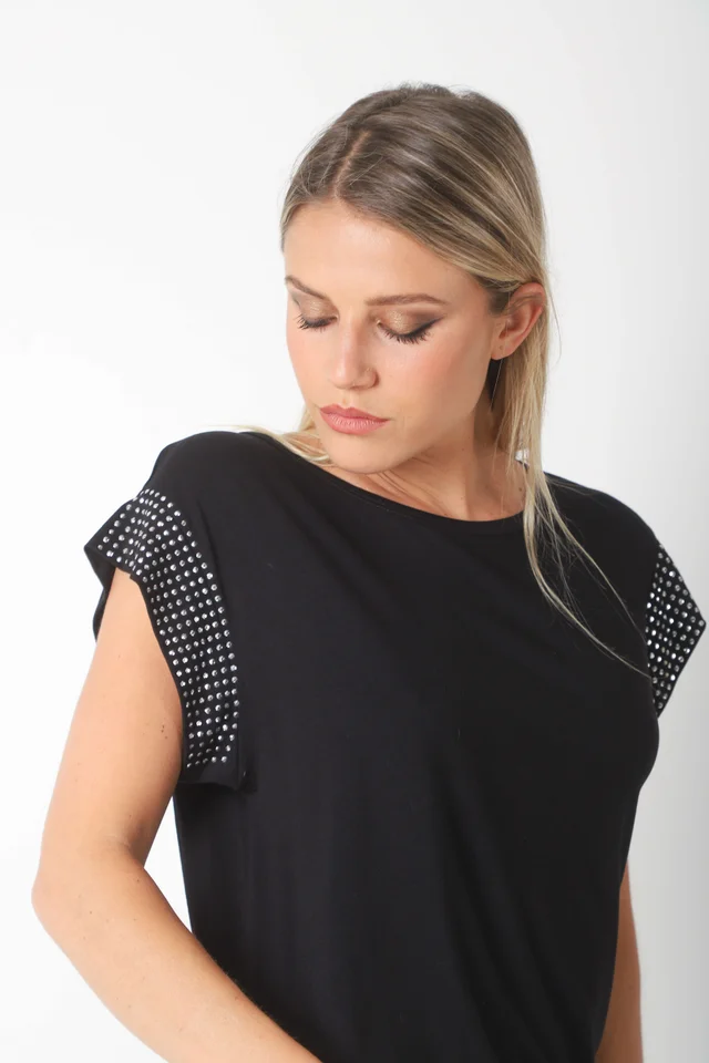 Remera KILIM de Modal Viscosa c/ Tachas en Mangas