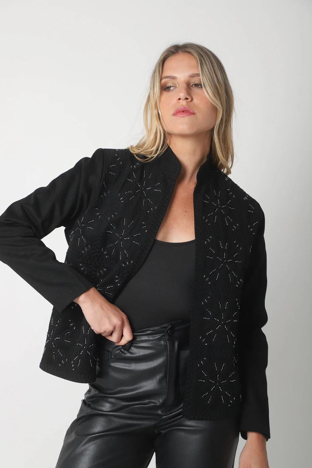 Chaqueta ZAMMA Bordada GU6003