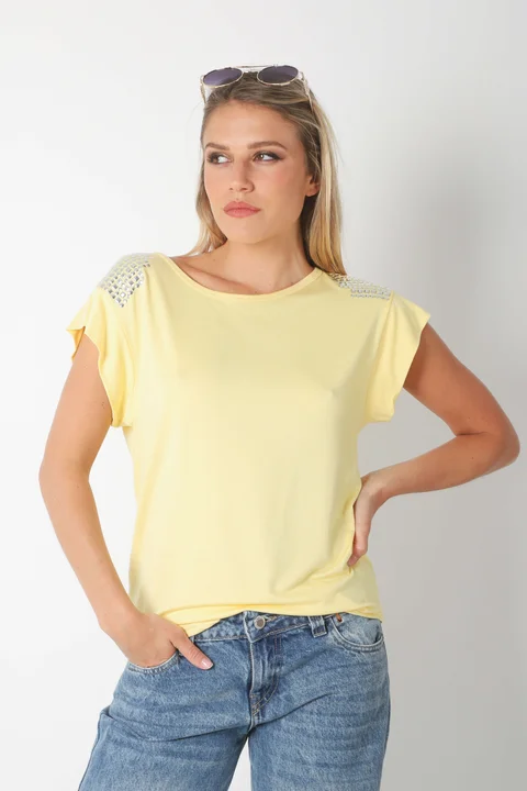 Remera Alyssa Viscosa Lycra con Tachas
