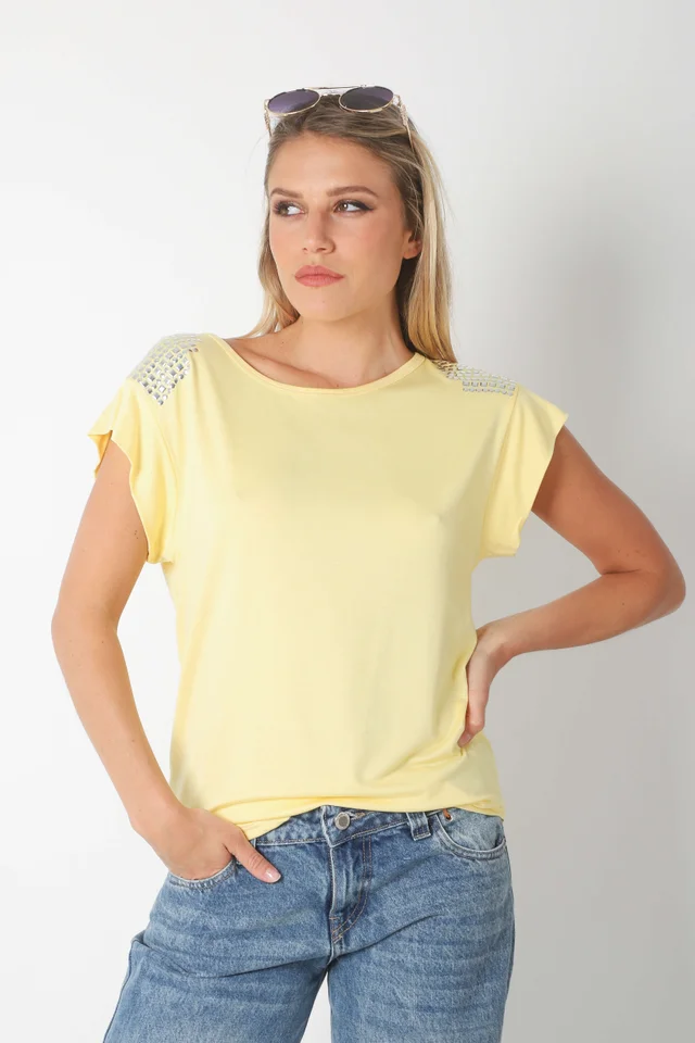 Remera Alyssa Viscosa Lycra con Tachas