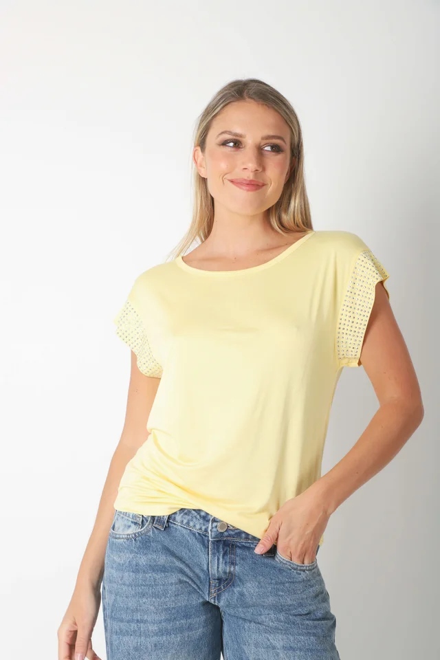 Remera KILIM de Modal Viscosa c/ Tachas en Mangas