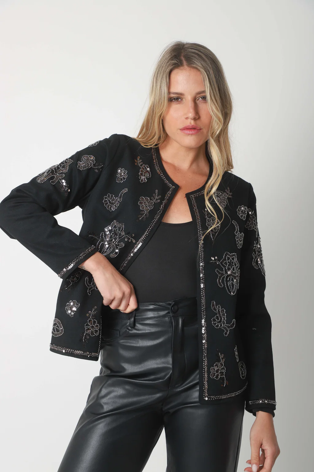 Chaqueta LOREIN Gabardina Bordada GU6004
