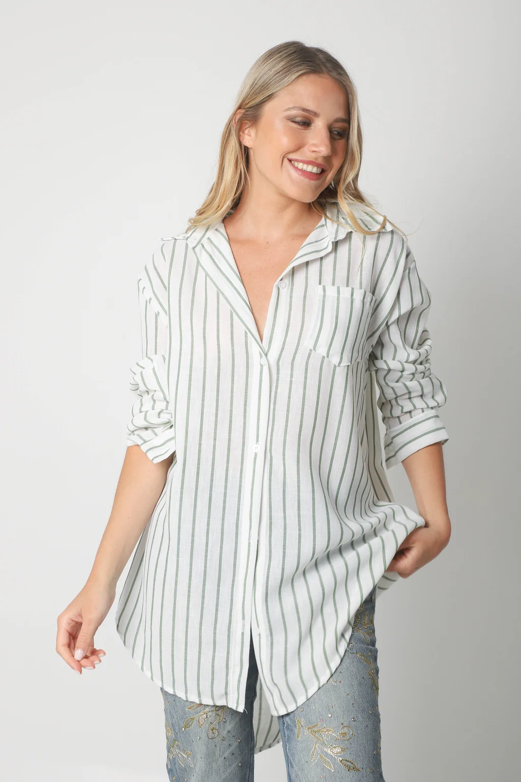 Camisa Emili Lino Larga Rayada con Bolsillo