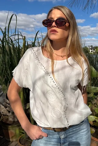 Blusa ARLEN Lino y Broderie con Piedras GU70214 - Vista 3