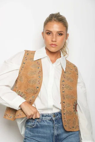 Chaleco TRIBECA Gamuza Bordado GU563 - Vista 2