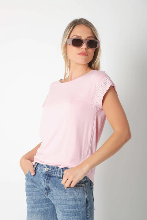 Remera KILIM de Modal Viscosa c/ Tachas en Mangas