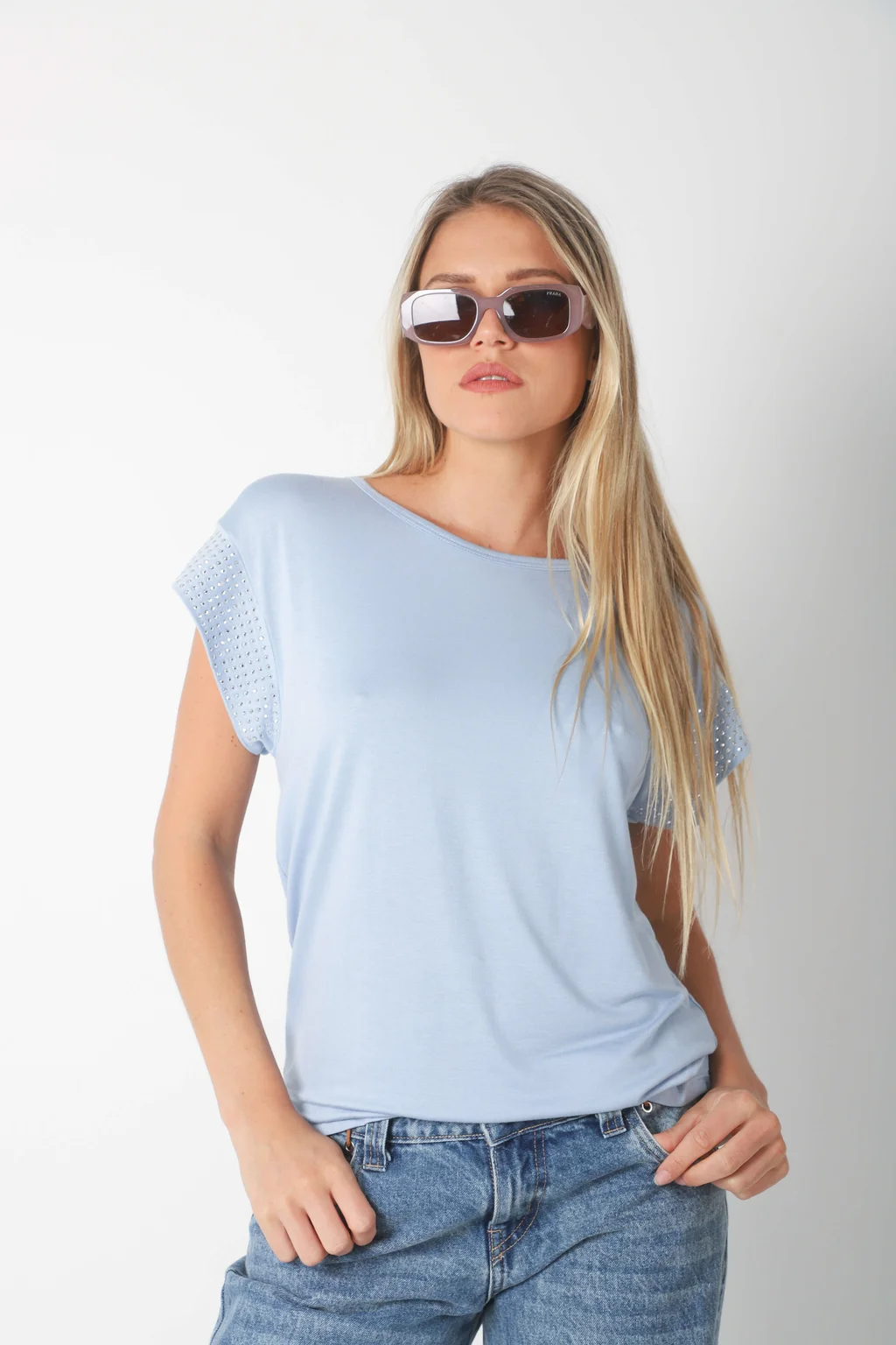 Remera KILIM de Modal Viscosa c/ Tachas en Mangas