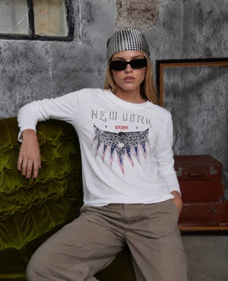 Remera NEW YORK c/strass GUK70035 - Vista 3