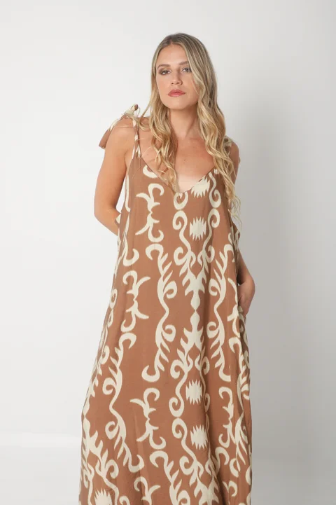 Vestido NISSI BULGARO AMPLIO de creppe c/ Tiras y Bolsillos