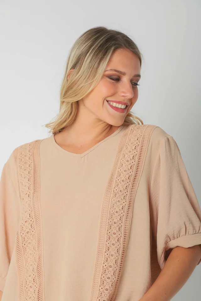 Blusa Amplia VASY Guardas Guipiur GU0330