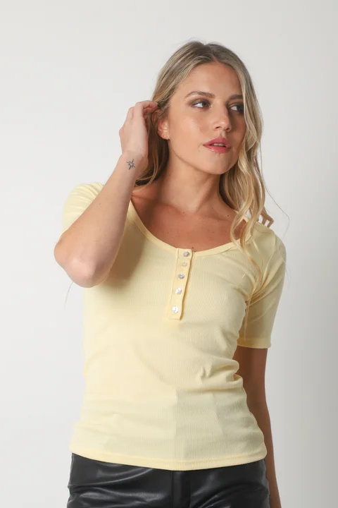 Remera KYARA Morley Abotonada