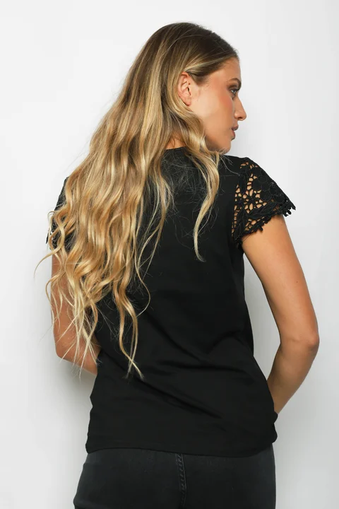 Remera ROYALTY Bordada con Strass GU356341