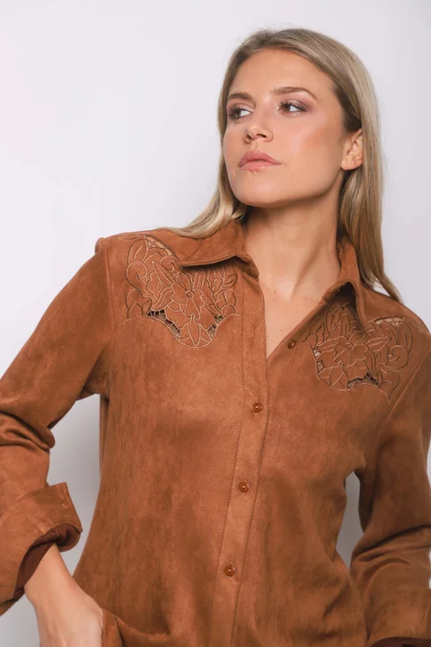 Camisa KARLSON Gamuza Con Calado GU70254